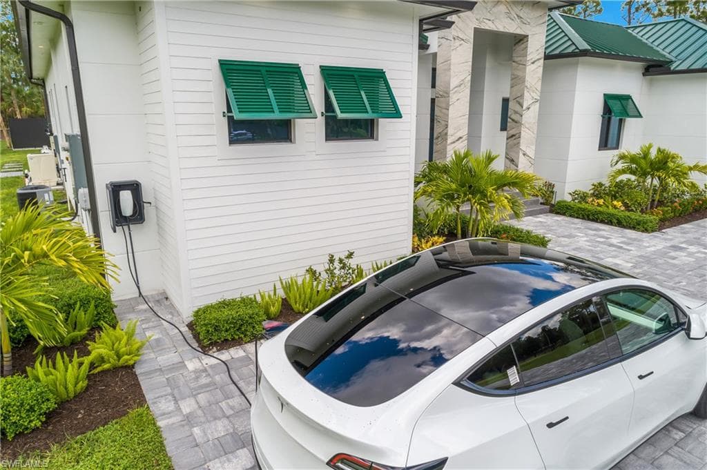 1347 23rd St SW, Naples, FL 34117-33