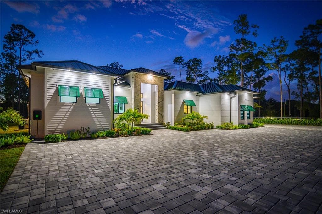 1347 23rd St SW, Naples, FL 34117-47