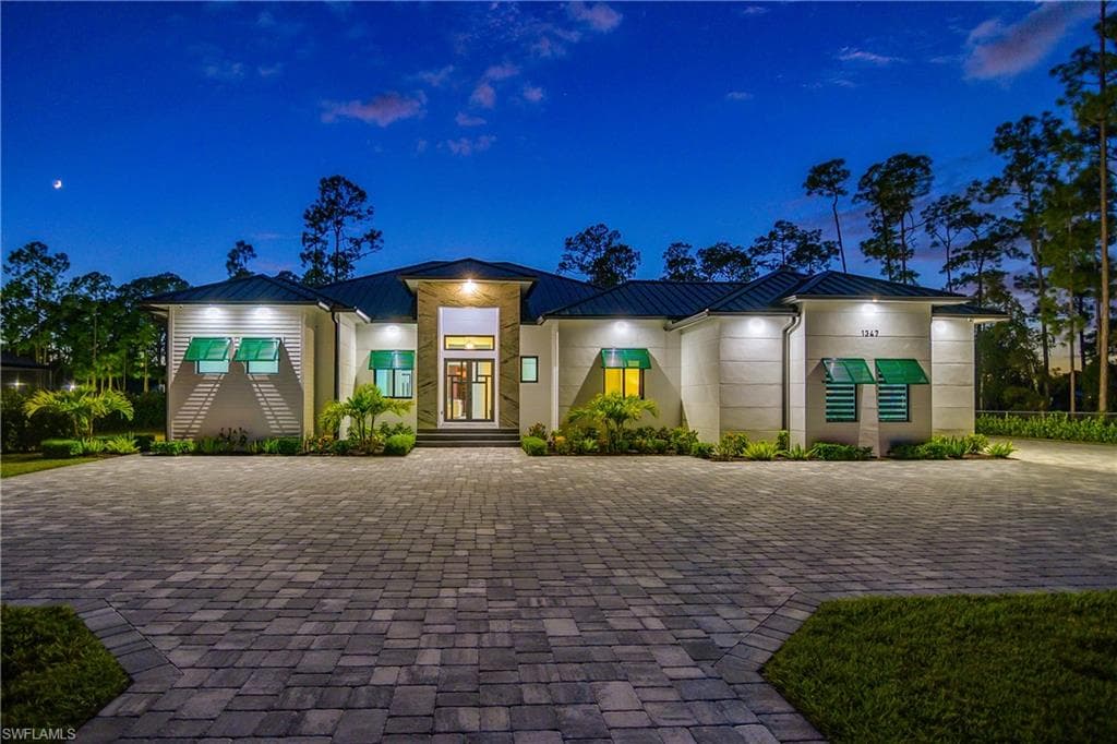 1347 23rd St SW, Naples, FL 34117-48