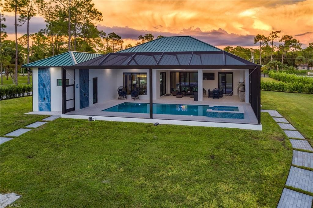 1347 23rd St SW, Naples, FL 34117-4