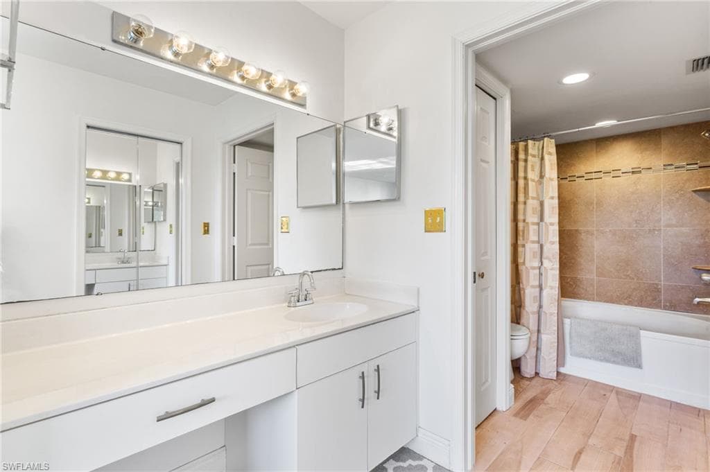 290 Naples Cove Dr 2501, Naples, FL 34110-16