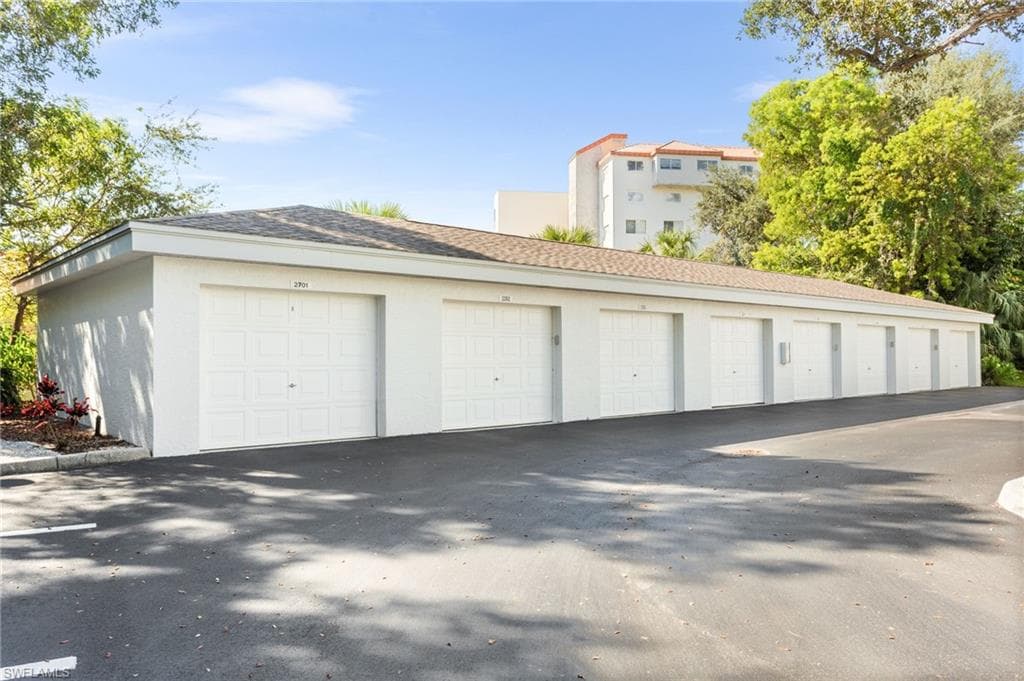 290 Naples Cove Dr 2501, Naples, FL 34110-26