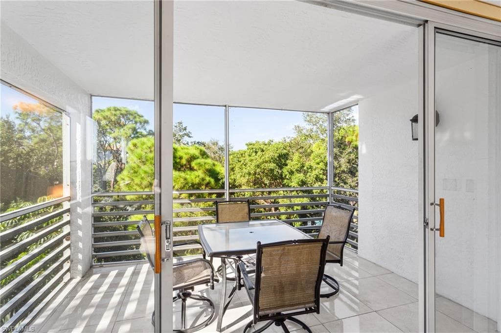 290 Naples Cove Dr 2501, Naples, FL 34110-5