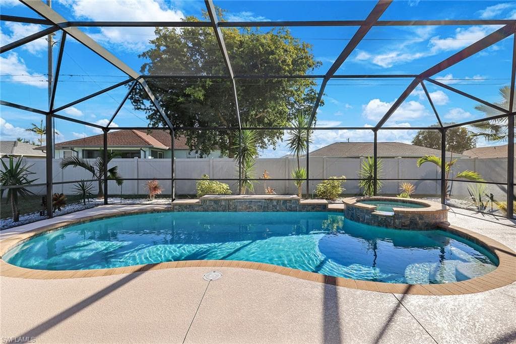 1323 9th Ave, Cape Coral, FL 33991-27