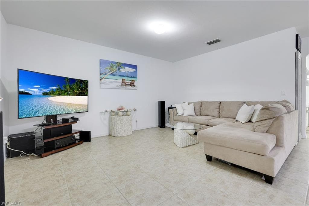 1323 9th Ave, Cape Coral, FL 33991-7