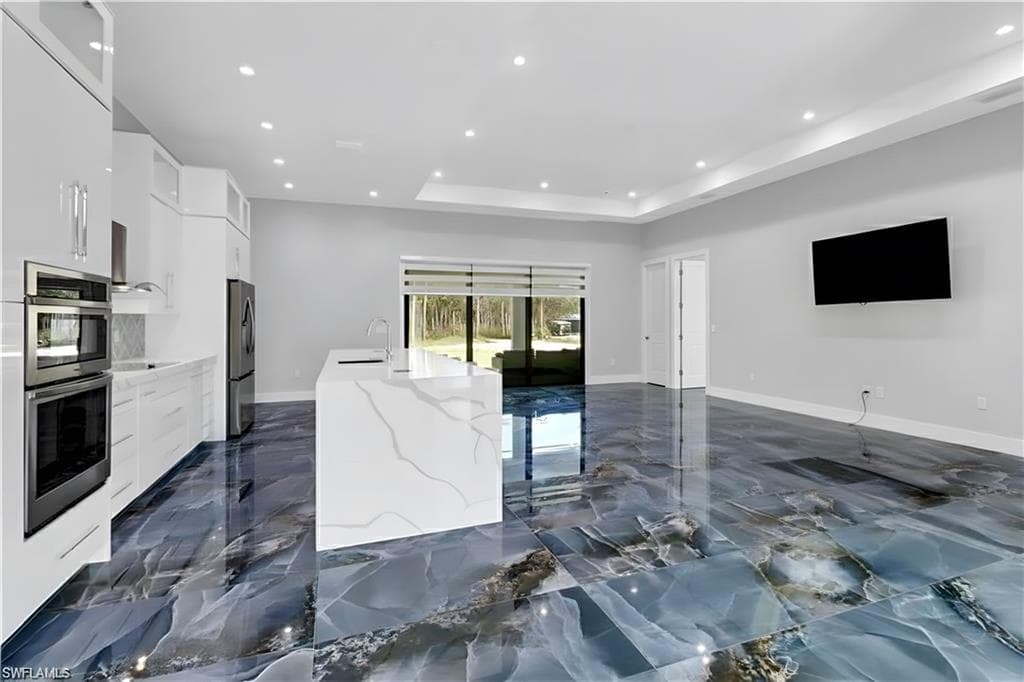 927 12th Ave NE, Naples, FL 34120-8