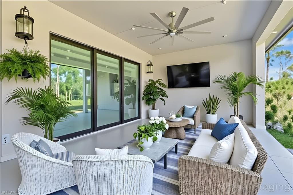 927 12th Ave NE, Naples, FL 34120-21