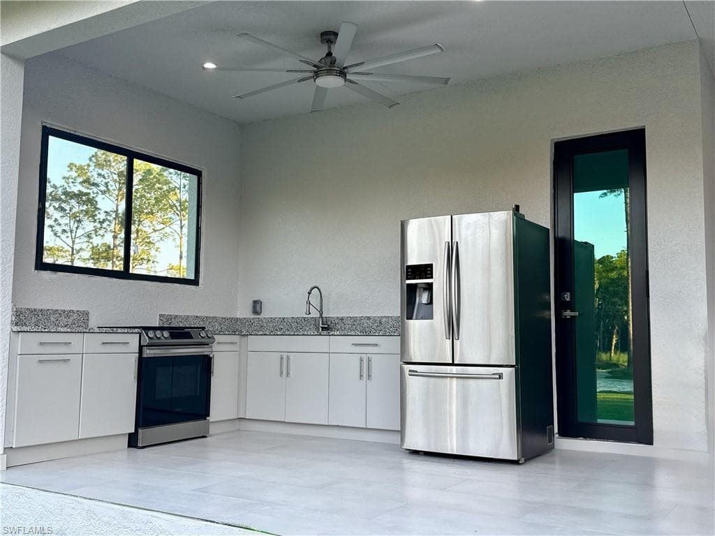 927 12th Ave NE, Naples, FL 34120-24