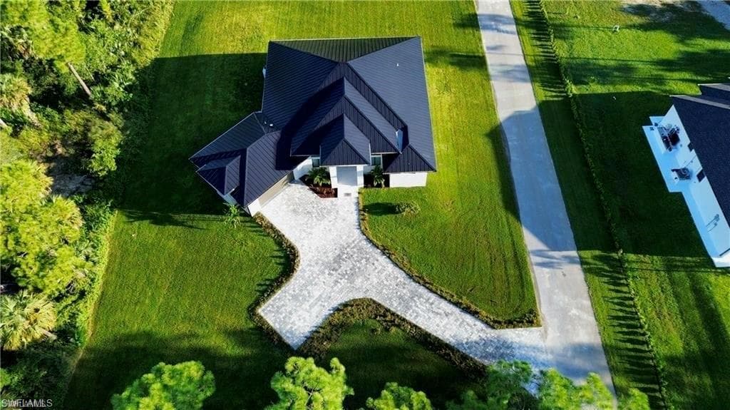 927 12th Ave NE, Naples, FL 34120-31