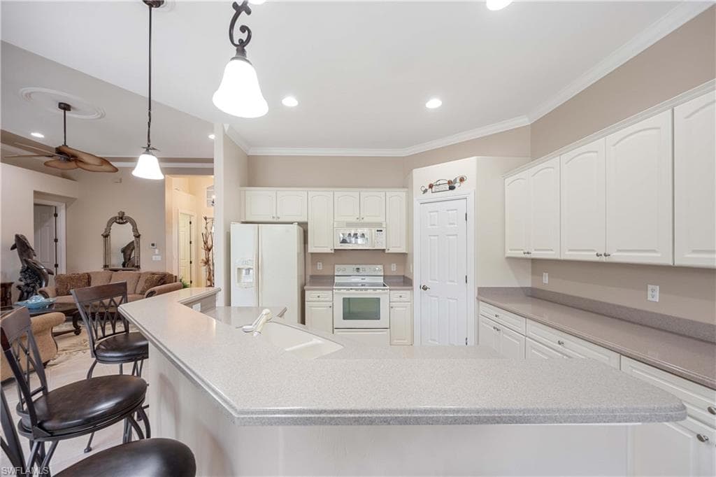 6786 Bent Grass Dr, Naples, FL 34113-27