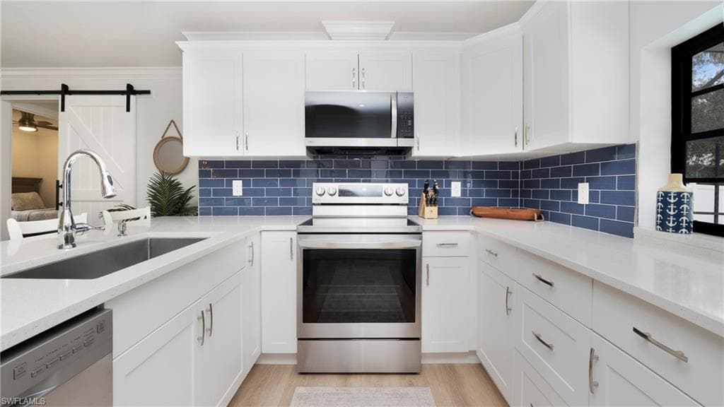 3705 Tomlinson St, Bonita Springs, FL 34134-33