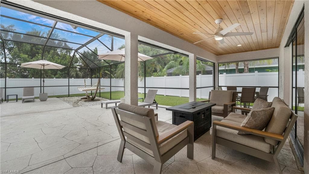 3705 Tomlinson St, Bonita Springs, FL 34134-40