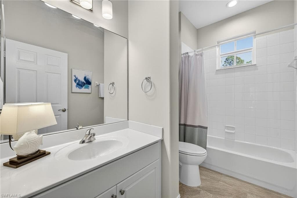 21770 Southern Hills Dr 203, Estero, FL 33928-22