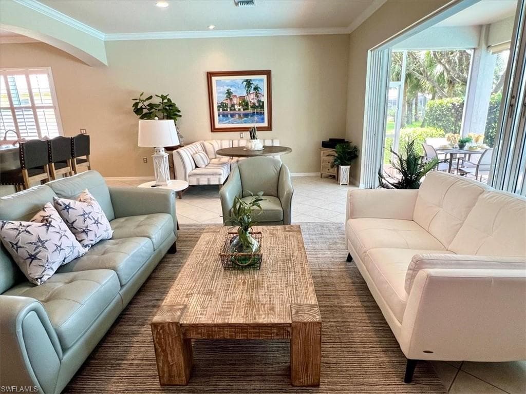 14291 Manchester Dr, Naples, FL 34114-8