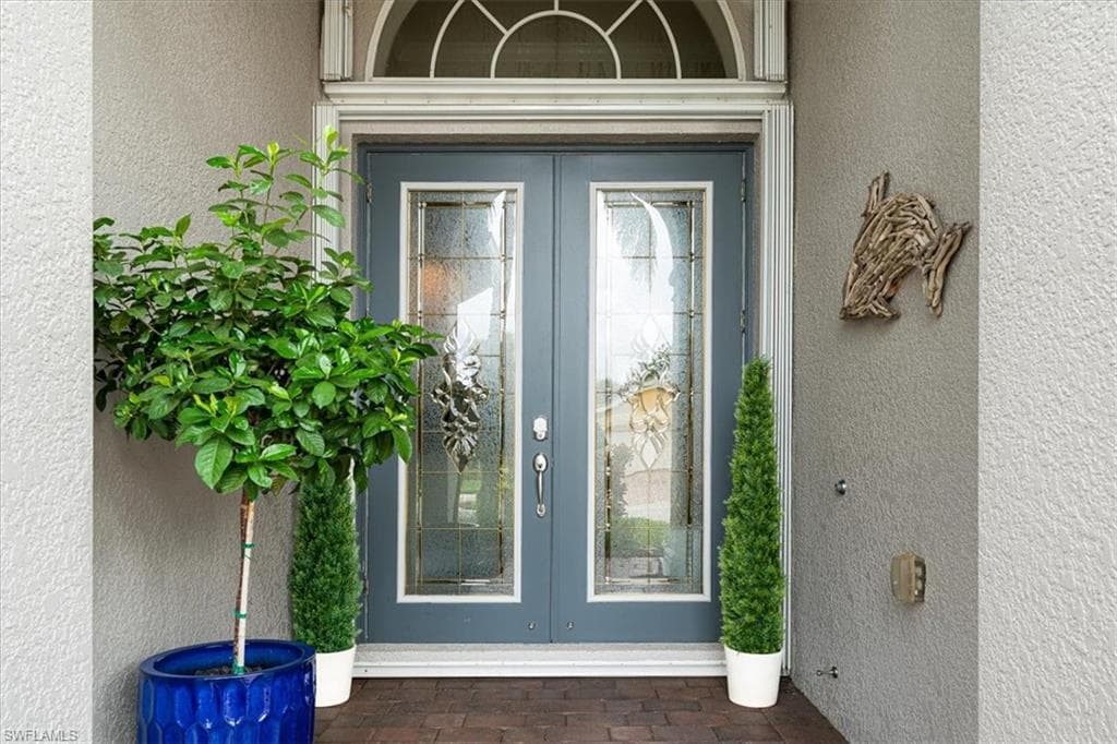 14291 Manchester Dr, Naples, FL 34114-34