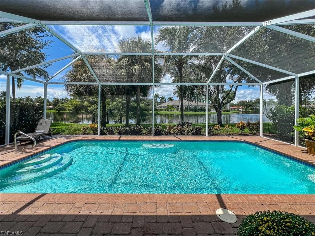 14291 Manchester Dr, Naples, FL 34114-2