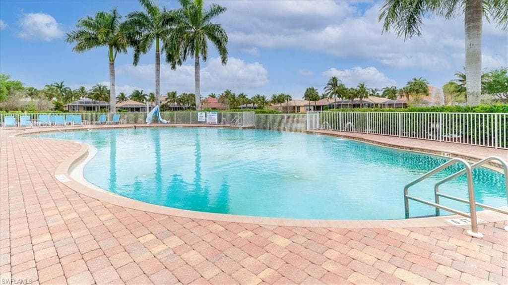 14291 Manchester Dr, Naples, FL 34114-38