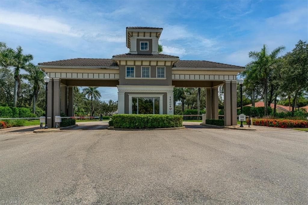 14291 Manchester Dr, Naples, FL 34114-44