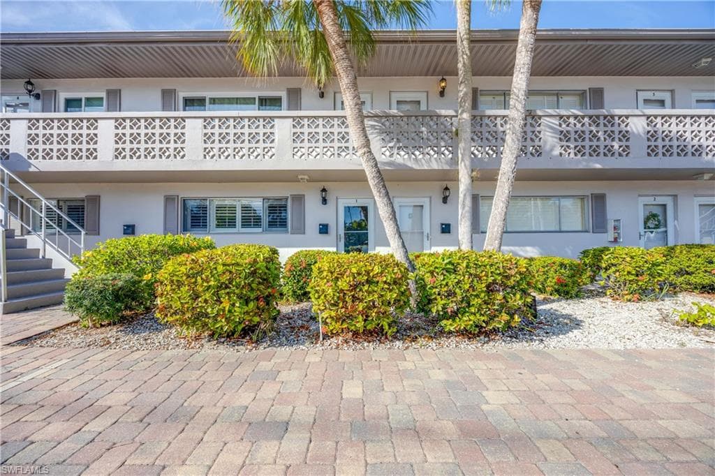1686 Blue Point Ave A1, Naples, FL 34102-4