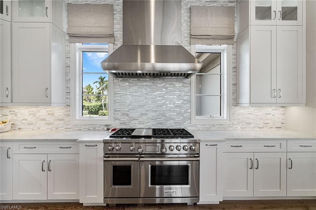 6188 Freemont Dr, Naples, FL 34119-10