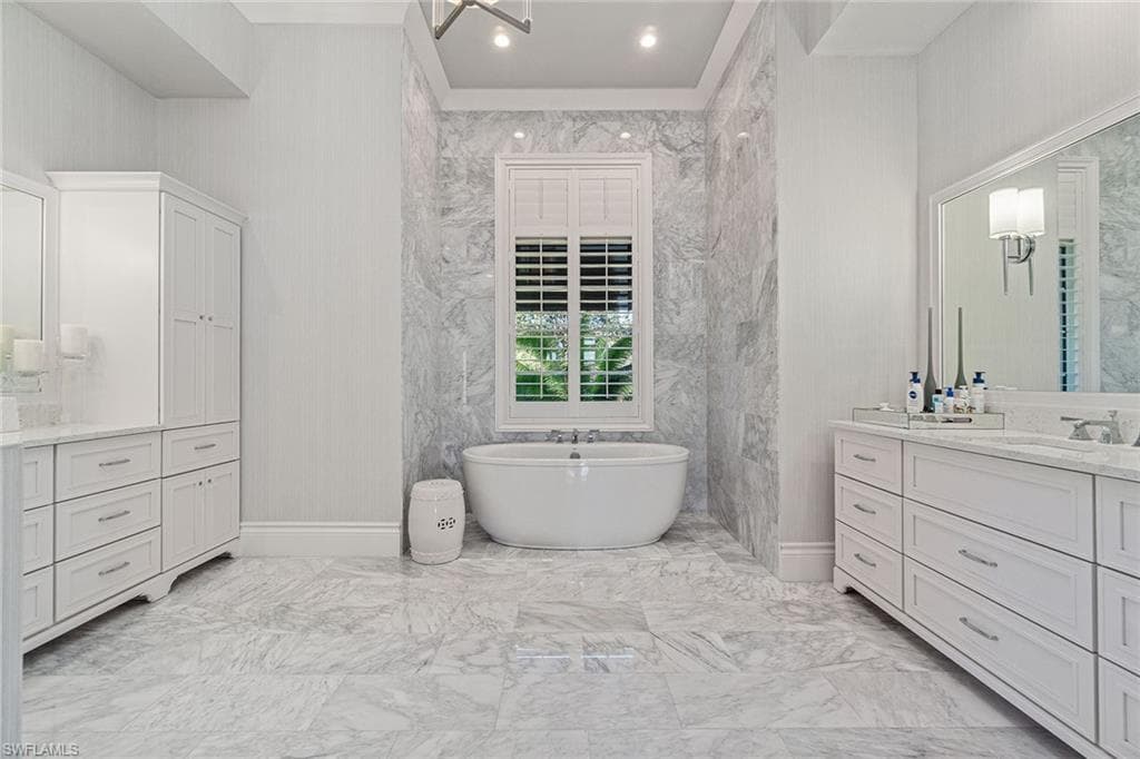 6188 Freemont Dr, Naples, FL 34119-22