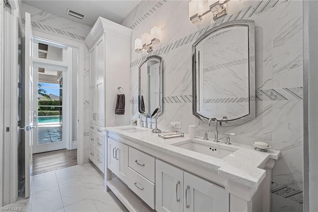 6188 Freemont Dr, Naples, FL 34119-28