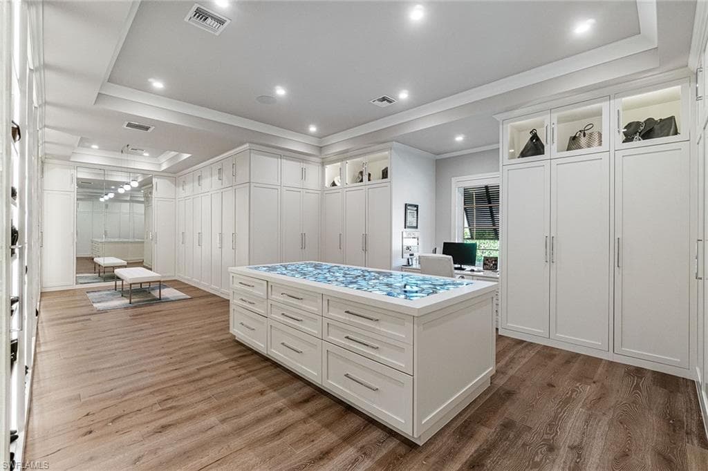 6188 Freemont Dr, Naples, FL 34119-33