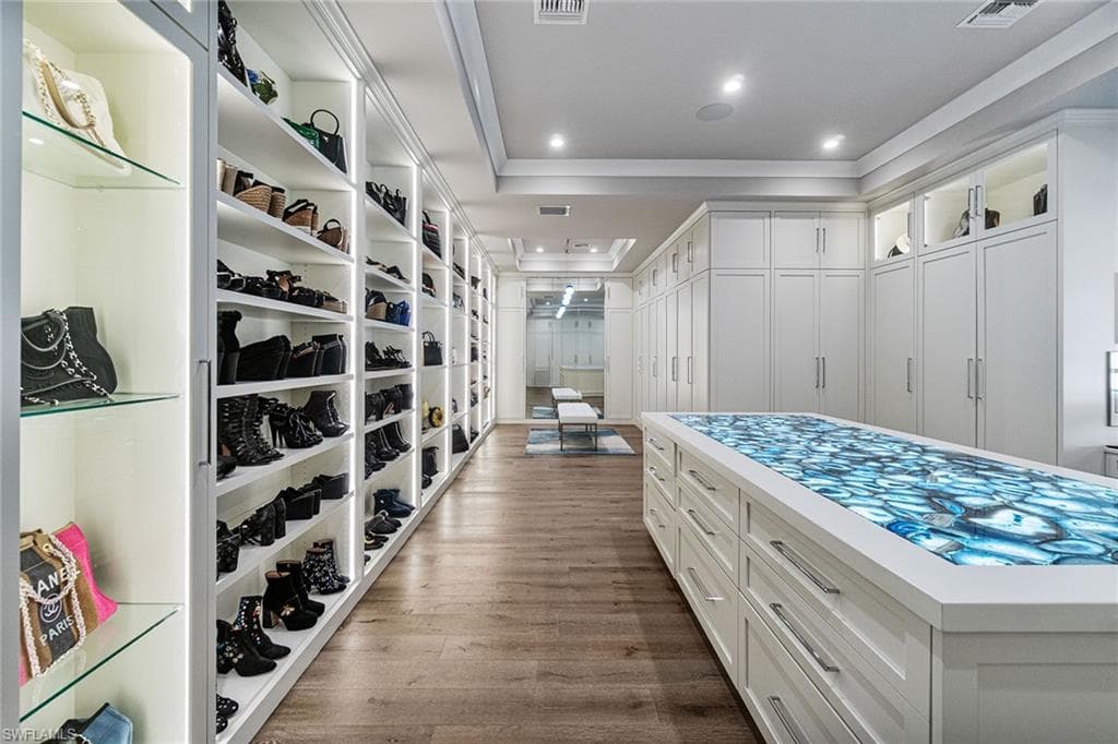 6188 Freemont Dr, Naples, FL 34119-34