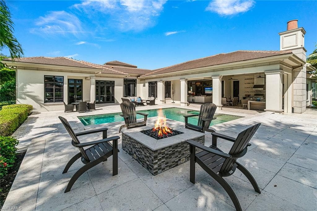 6188 Freemont Dr, Naples, FL 34119-38