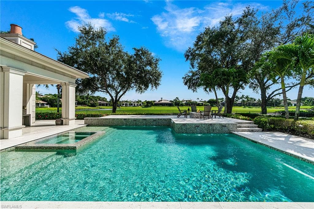 6188 Freemont Dr, Naples, FL 34119-39