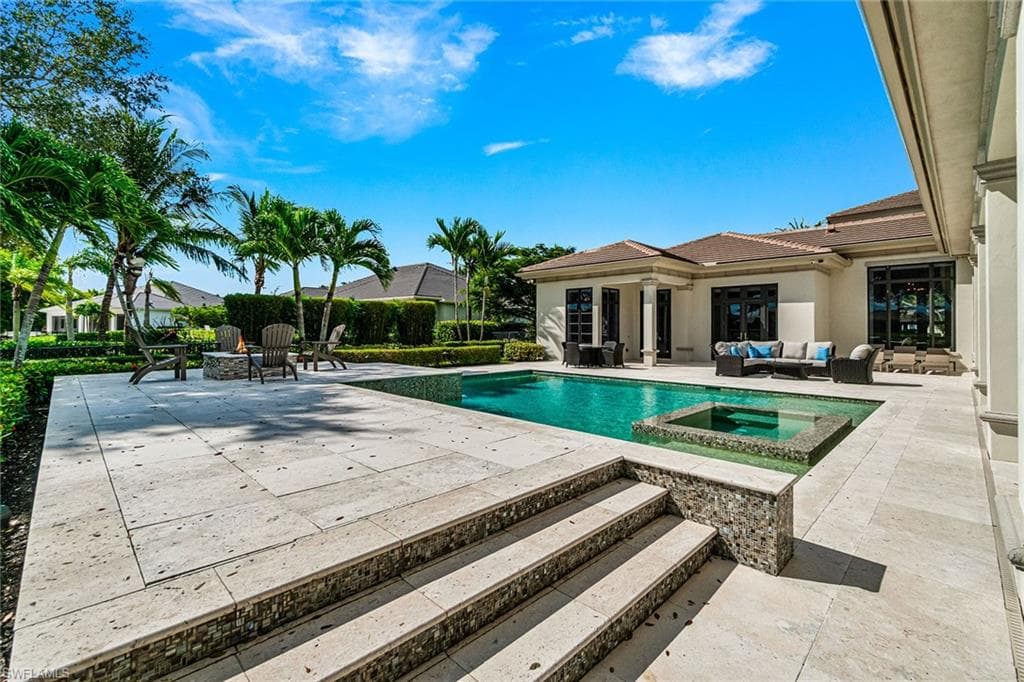 6188 Freemont Dr, Naples, FL 34119-41