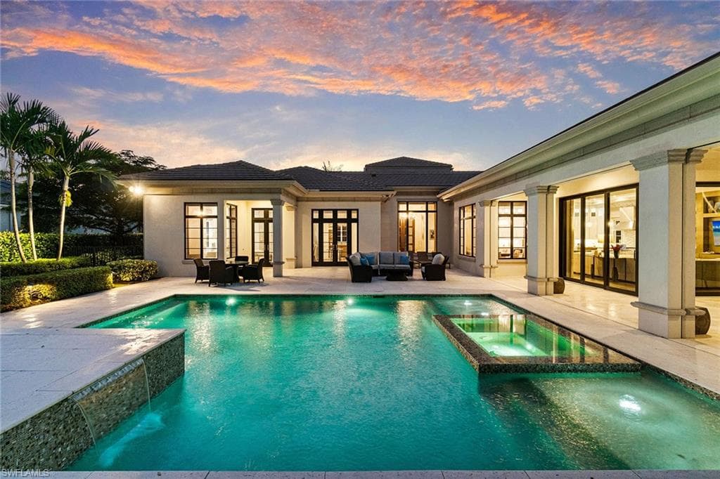 6188 Freemont Dr, Naples, FL 34119-43