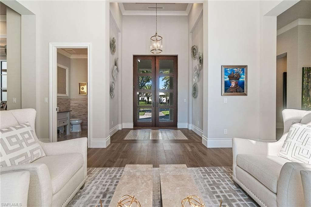 6188 Freemont Dr, Naples, FL 34119-4