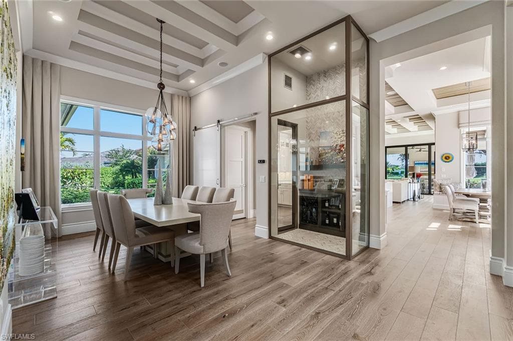 6188 Freemont Dr, Naples, FL 34119-6