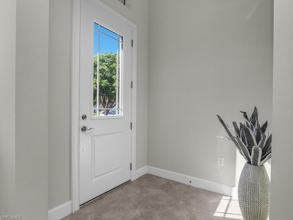 7113 Dominica Dr, Naples, FL 34113-10