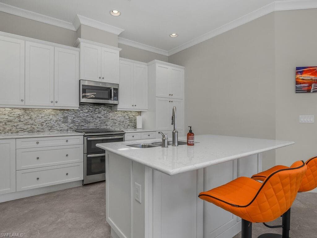 7113 Dominica Dr, Naples, FL 34113-20