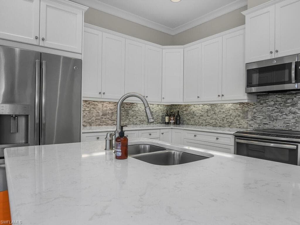 7113 Dominica Dr, Naples, FL 34113-21