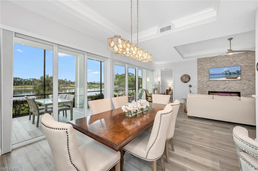 612 El Camino Real 101, Naples, FL 34119-6