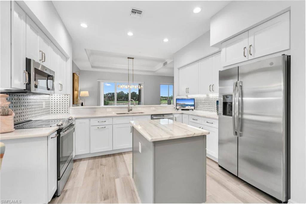 612 El Camino Real 101, Naples, FL 34119-7