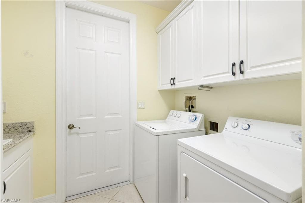 12910 Silverthorn Ct, Bonita Springs, FL 34135-22