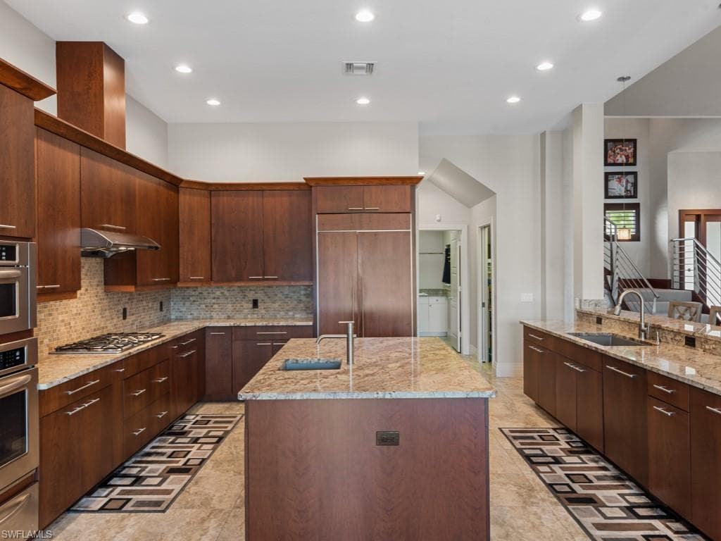 580 Goldcoast Ct, Marco Island, FL 34145-12