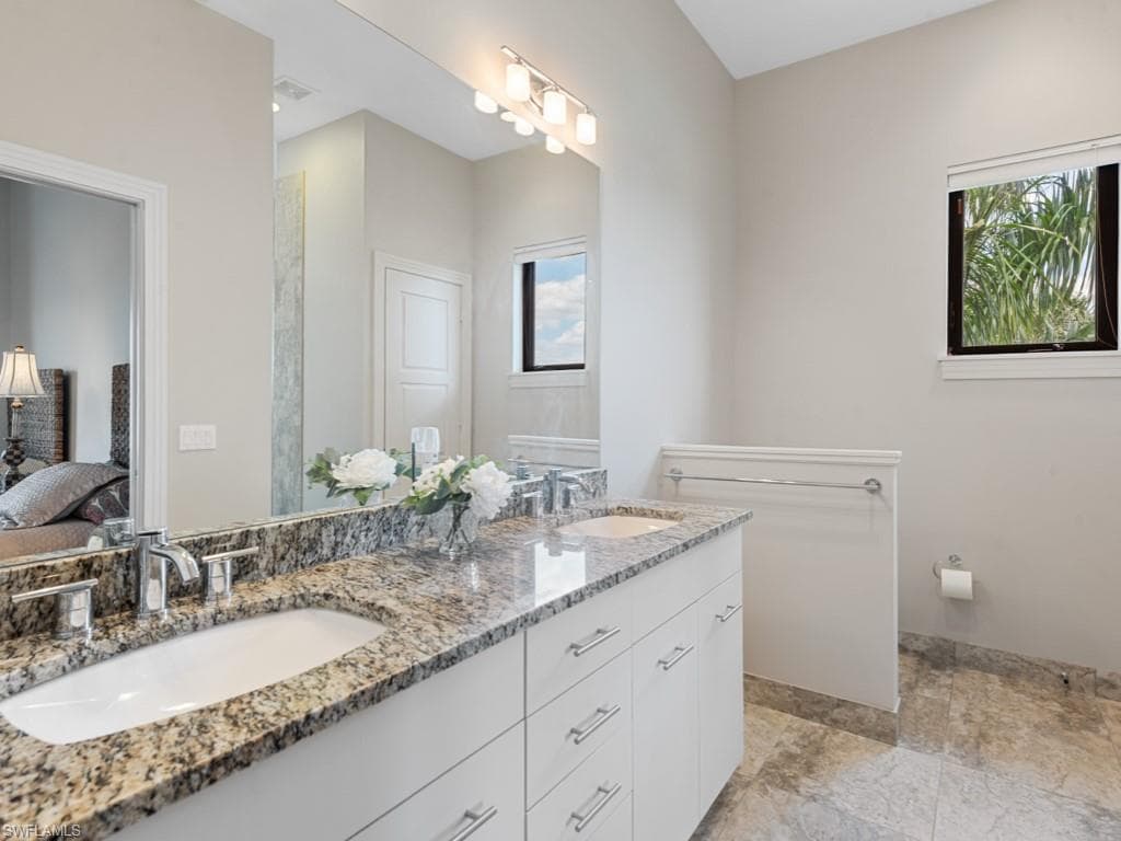 580 Goldcoast Ct, Marco Island, FL 34145-24