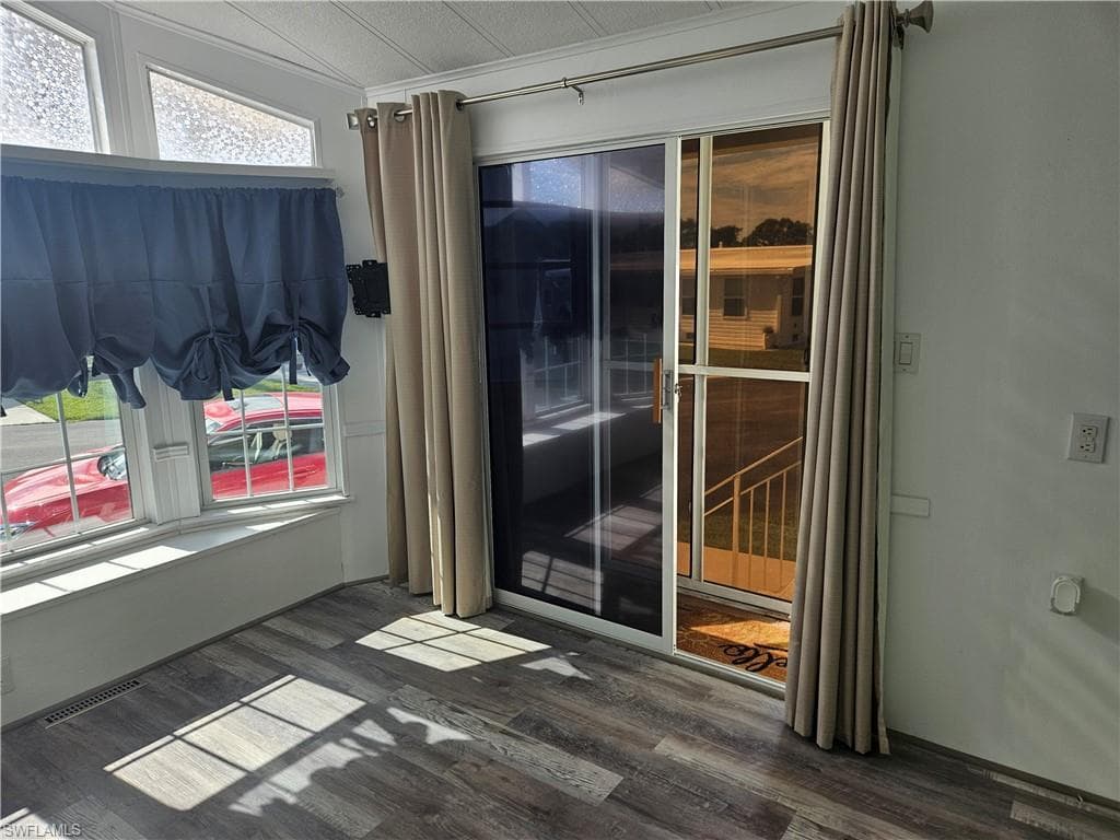 26 Garnet Dr 26g, Naples, FL 34114-10