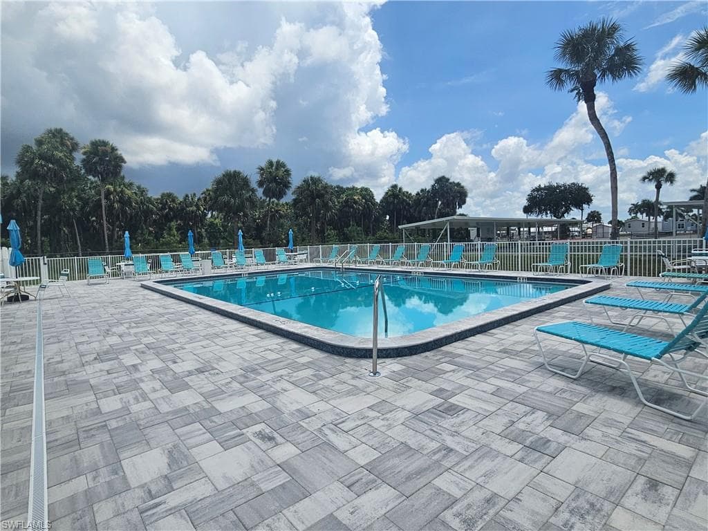 26 Garnet Dr 26g, Naples, FL 34114-21
