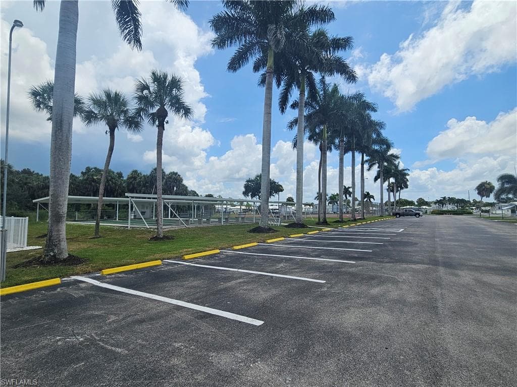 26 Garnet Dr 26g, Naples, FL 34114-23