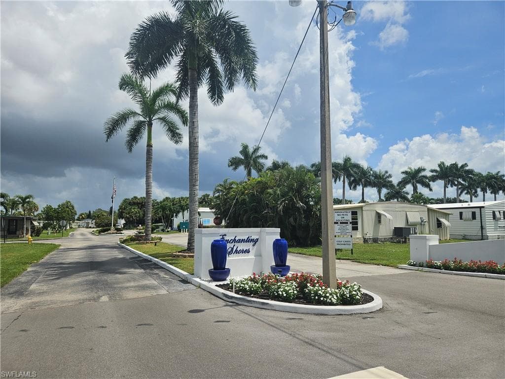 26 Garnet Dr 26g, Naples, FL 34114-25