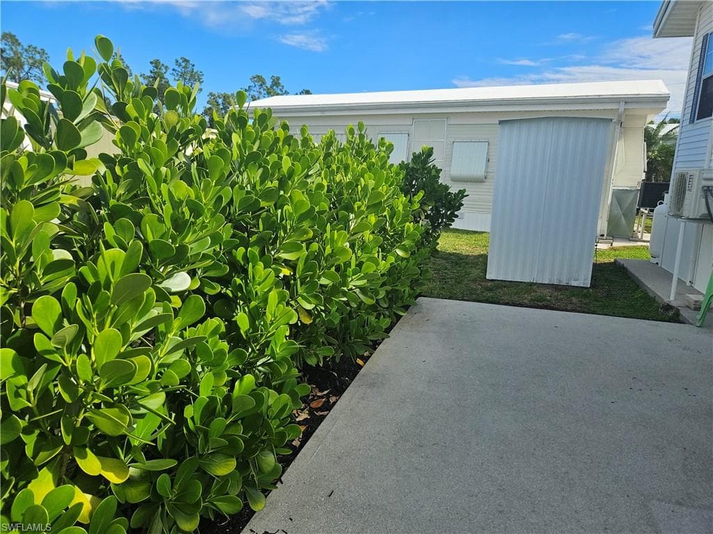 26 Garnet Dr 26g, Naples, FL 34114-4