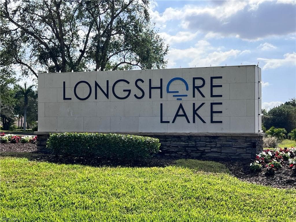 10915 Fieldfair Dr, Naples, FL 34119-1