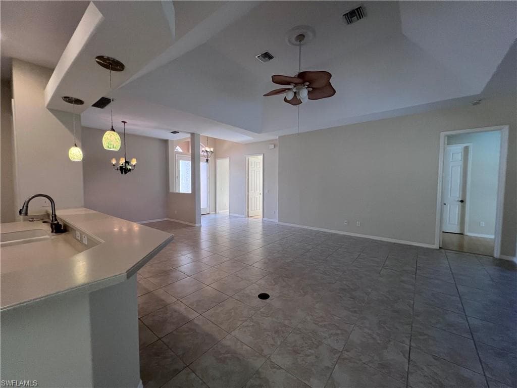 10915 Fieldfair Dr, Naples, FL 34119-4