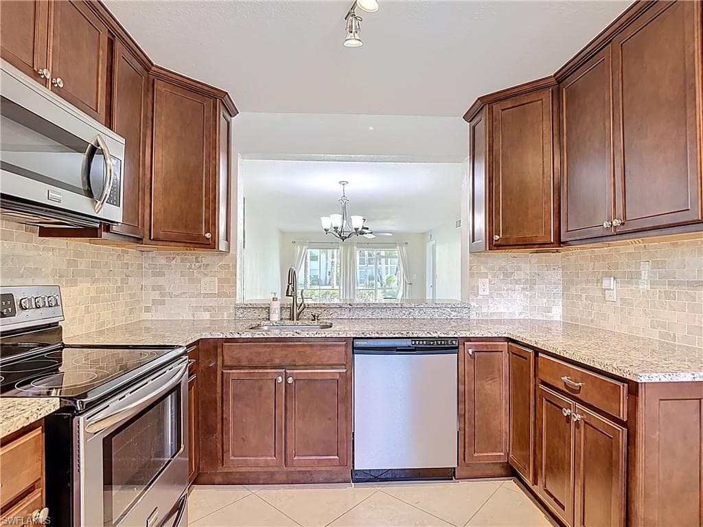 729 Landover Ct 102, Naples, FL 34104-4